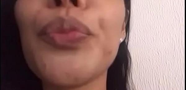  Morena engolindo porra (swallowing my cum)